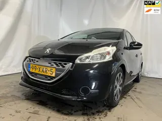 Peugeot 208 1.4 e-HDi Active ACHTERSCHADE!!