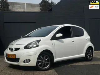 Toyota Aygo 1.0-12V Dynamic Navigator | Airco | 5-Deurs