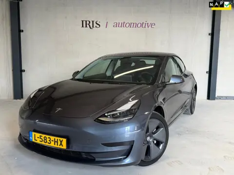 Tesla Model 3 Standard RWD Plus 60 kWh Facelift - Warmtepomp - Autopilot