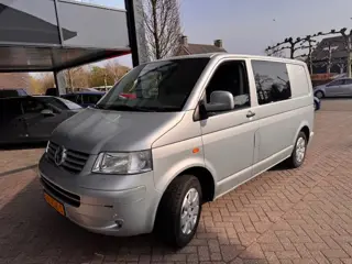 Volkswagen Transporter 1.9 TDI 300 T800 Trendline DC Rolstoelbus rolstoel lift