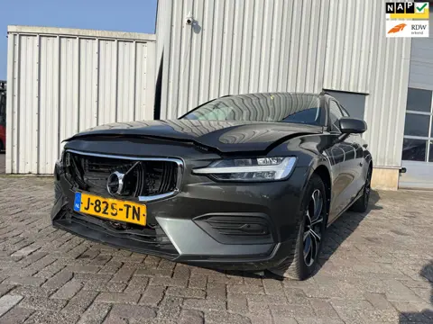 Volvo V60 2.0 B3 Momentum Advantage - Start Niet - Front Schade - BPM