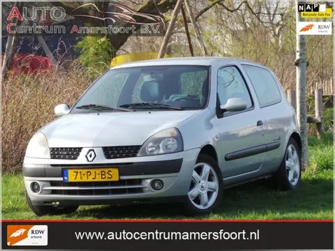 Renault Clio 1.4-16V Privilège ( INRUIL MOGELIJK )