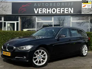 BMW 3-serie Touring 320i High Executive - AUTOMAAT - CRUISE CONTR - ZWART LEDER - VOLLEIG ONDERHOUD 