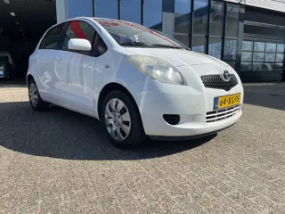 Toyota Yaris 1.3 VVTi Sol 76000 km airco leer