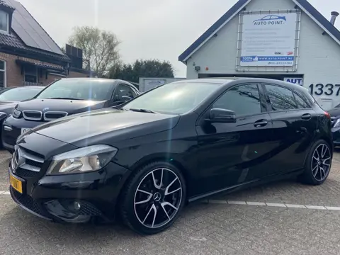 Mercedes-Benz A-klasse 180 NIGHT-PAKKET/19INCH/SPORTSEATS