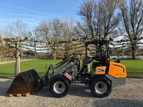 Giant G2700 HD+ Minishovel / Mini Shovel