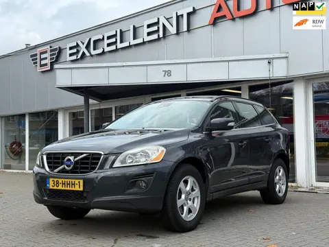 Volvo XC60 2.4 D5 AWD Momentum - Leder