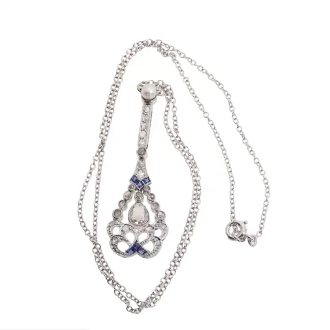 Belle Époque to Art Deco platinum pendant with rose cut diamonds, ca. 1920