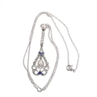Belle Époque to Art Deco platinum pendant with rose cut diamonds, ca. 1920