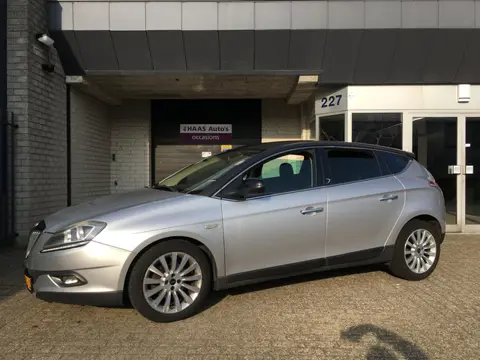 Lancia Delta 1.4-16V Argento / APK MAART 2027 / NWE DISTRIBUTIE / COMPLETE UITVOERING / ALU VELGEN