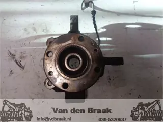 Renault Clio Fase III 1.2 16V 2005-2012 Fusee links voor