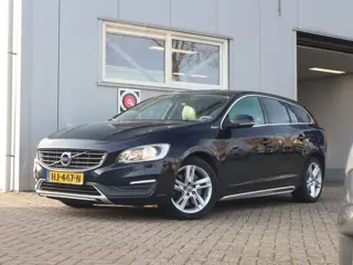 Volvo V60 2.4 D6 Twin Engine Momentum / Export (bj 2015)