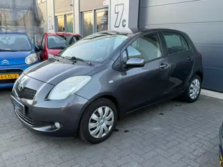 Toyota Yaris 1.3 AIRCO | ELEKTR PAKKET | CAMERA | NIEUWE APK |