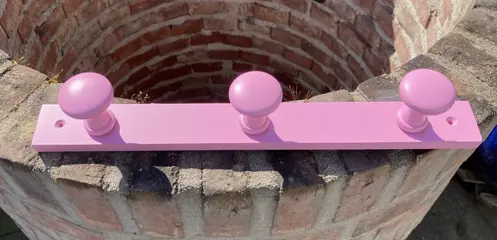 Vrolijke Roze Kapstok van Massief Beukenhout!