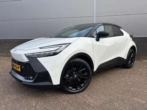 Toyota C-HR 2.0 Plug-in Hybrid 220 GR SPORT PLUS (bj 2024)
