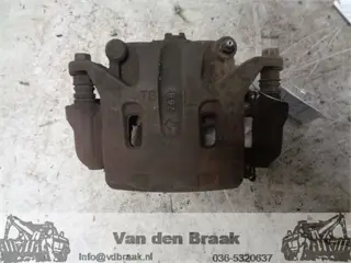 Nissan Qashqai 1.6 DCi 2011-2014 Remklauw links voor