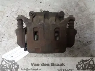 Nissan Qashqai 1.6 DCi 2011-2014 Remklauw rechts voor