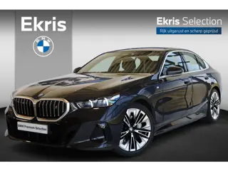 BMW i5 eDrive40 | M Sportpakket | Glazen Panoramadak | Trekhaak Elektrisch | Stuur- en stoelverwarmi