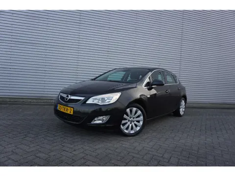 Opel Astra 1.4 Turbo Cosmo Airco / Cruise / Parkeers. / Elektr. ramen / Trekhaak / Lm velgen / NAP