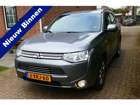 Mitsubishi Outlander 2.0 PHEV Executive Edition. Navi, Camera, 18"LMV, Haak 1500kg
