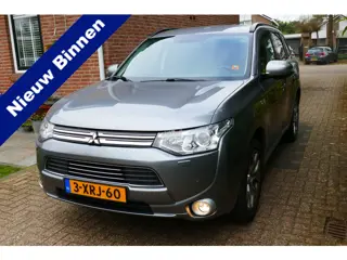 Mitsubishi Outlander 2.0 PHEV Executive Edition. Navi, Camera, 18"LMV, Haak 1500kg