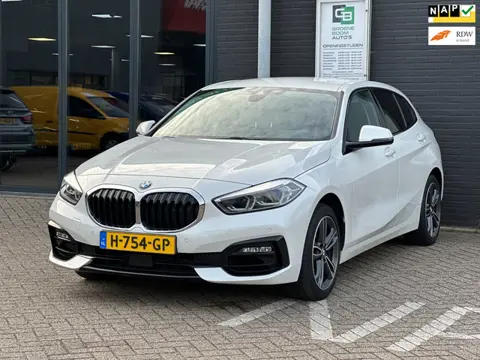 BMW 1-serie 118i Executive Edition/NAVI/CARPLAY/LED/NL AUTO NAP!!