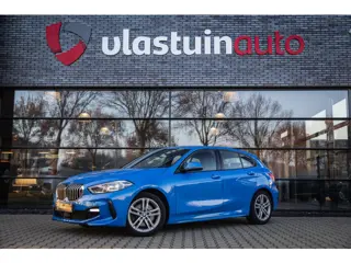BMW 1-serie 120i M-sport , Apple Carplay/Android, Stoelverwarming, Navigatie,