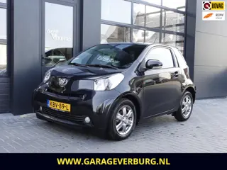 Toyota IQ 1.0 VVTi Executive (Navigatie,Keyless entry,Climatecontrol,Lm velgen,Spiegels elek.inklapb