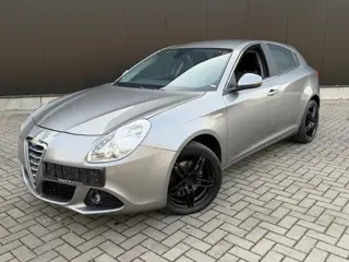ALFA ROMEO GIULIETTA TURISMO 1.4 TURBO 170PK XENON/LED/NIEUWE D RIEM 
