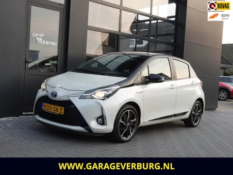 Toyota Yaris 1.5 Hybrid Dynamic Bi-Tone (Camera,Cruise,Keyless,Stoelverwarming,Spiegels elek.inklapb