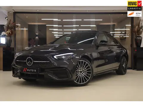 Mercedes-Benz C-klasse 300 E AMG Line / PANO/HUD/CARPLAY/SFEERVERLICHTING/BOMVOL