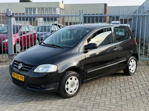 Volkswagen Fox 1.4 Trendline STUURBEKRACHTEGING l AUDIO l NIEUWE DISTRIBUTIE l GOED ONDERHOUDEN NETT