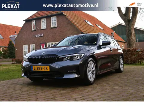 BMW 3-serie Touring 318i High Executive Aut. | Zomer + Winterset | Full Led | Apple Car Play | Keuri