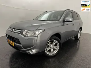 Mitsubishi Outlander 2.0 Intense+ 7p /Trekhaak / Camera