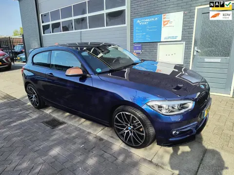 BMW 1-serie 116i Sport Line Edition, grote beurt en jaar APK