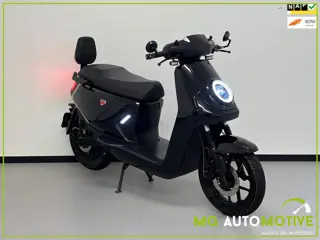 NIU Bromscooter MQI GT Standard | Range Extender | Alarm | Bar-end spiegels