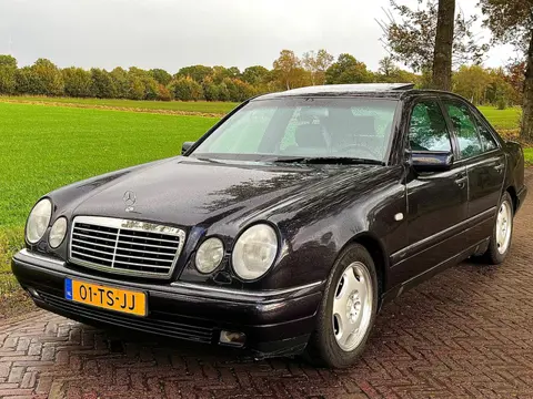 Mercedes-Benz E-klasse 200 Avantgarde Sedan ( 1e Eigenaar )