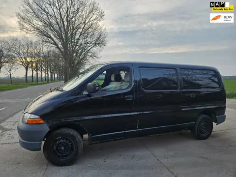 Toyota HiAce 2.5 D4-D 90 LWB Base/ LONG MODEL/ BJ 2002