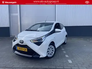 Toyota Aygo 1.0 VVT-i x-play , Uniek slechts 10.000 Km, Org NL en 1e Eigenaar, Navigatie