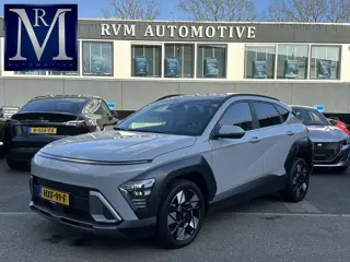 Hyundai Kona 1.6 GDI HEV Premium Sky VAN: 34.900,- VOOR 31.877,- UW LENTEVOORDEEL: 3.023,- | DEALER 