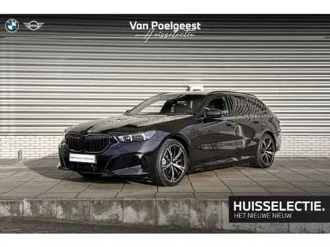 BMW 5 Serie Touring 530e M Sportpakket Pro / Innovation Pack / Travel Pack / Trekhaak / Comfort Acce