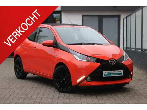 Toyota Aygo 1.0 VVT-i x-wave Dab Navi Keyless, Open Dak!
