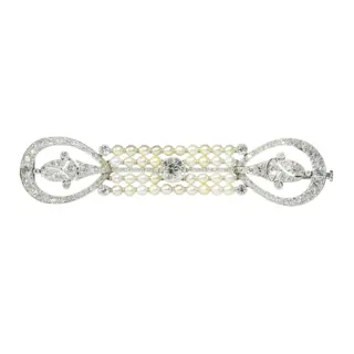 Era's Elegance: Exquisite Diamond and Pearl Brooch from the Dawn of Art Deco