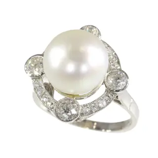 1920s Art Deco Pearl and Diamond Ring  A Timeless Statement of Elegance