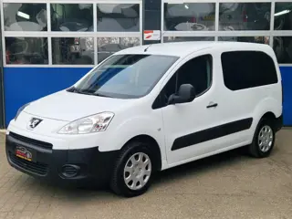 Peugeot Partner 1.6 / Grijs kenteken / incl. BTW / Lage km stand / 3 persoons / Schuifdeur / Tussens