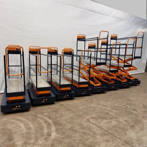 5 stuks Benomic Star 42 Elektro buisrailwagen