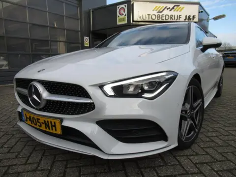 Mercedes-Benz CLA-klasse Shooting Brake 180 Business Solution AMG / AUTOMAAT / PDC 2x / NAV / SFEERV
