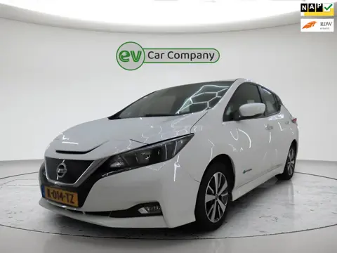 Nissan LEAF Acenta 40 kWh | SOH 87% | Camera | 1e Eigenaar | Stoel- en stuurverwarming | Cruise Cont
