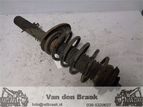 Peugeot 207 SW 1.6 VTi 2007-2013 Veerpoot rechts voor