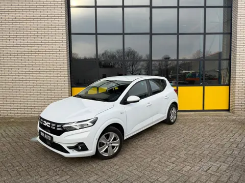 Dacia Sandero 90PK 4 seizoenen banden Expression, Camera, Led